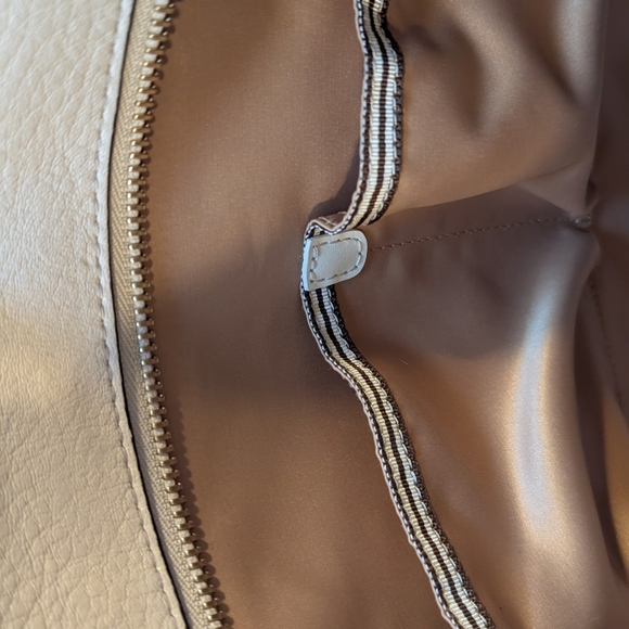 Henri Bendel Rivington Perforated Leather Handbag, Beautiful Condition! - Picture 12 of 13